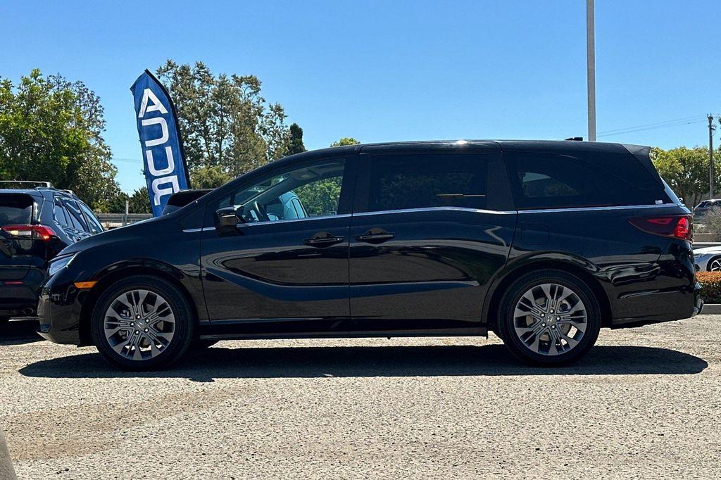 used 2025 Honda Odyssey car, priced at $44,971