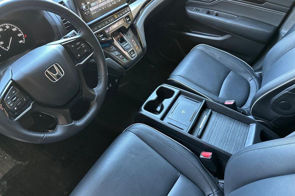 used 2025 Honda Odyssey car, priced at $44,971