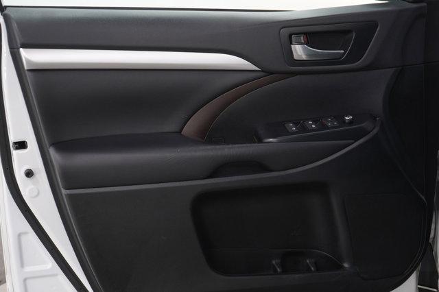 used 2019 Toyota Highlander car, priced at $29,998