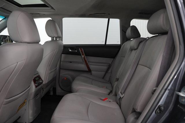 used 2013 Toyota Highlander car, priced at $15,699