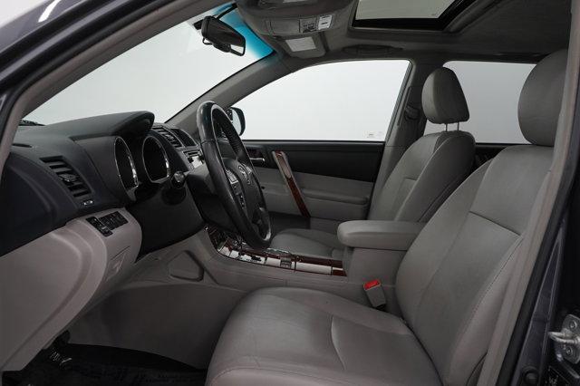 used 2013 Toyota Highlander car, priced at $15,699