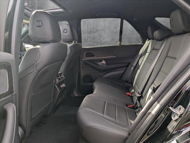 new 2025 Mercedes-Benz GLE 450 car, priced at $77,295