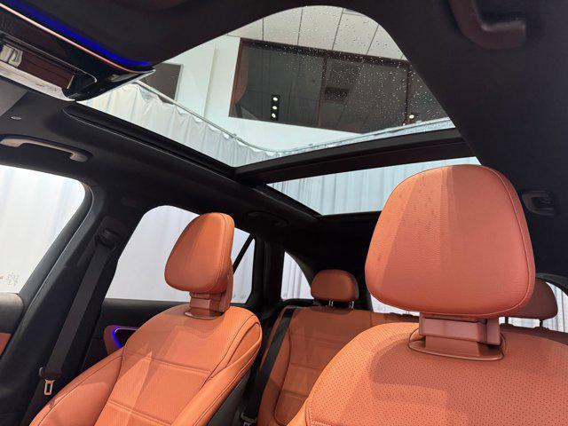 new 2025 Mercedes-Benz GLC 300 car, priced at $55,955