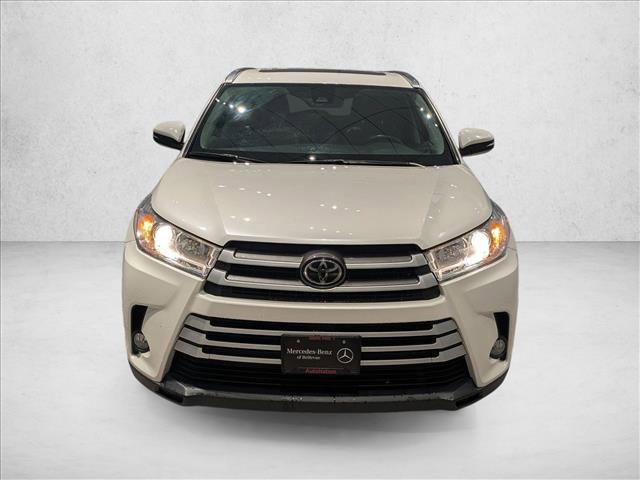 used 2019 Toyota Highlander car, priced at $27,006