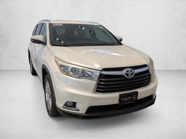 used 2016 Toyota Highlander car, priced at $16,042