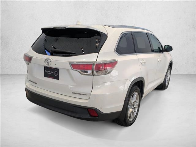 used 2016 Toyota Highlander car, priced at $16,042