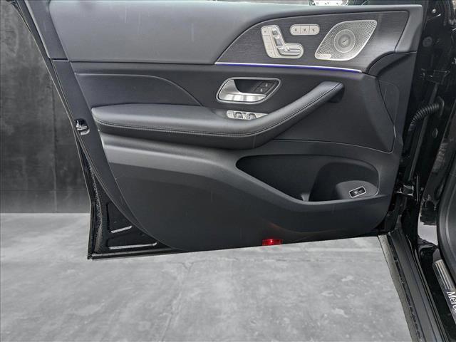 new 2025 Mercedes-Benz GLS 450 car, priced at $91,945