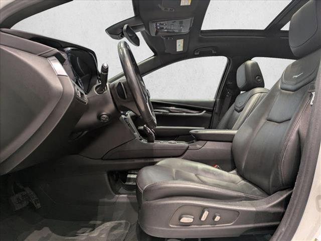 used 2022 Cadillac XT5 car, priced at $22,992