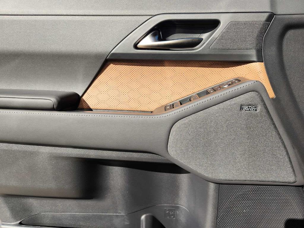 used 2025 Lexus GX 550 car, priced at $94,988