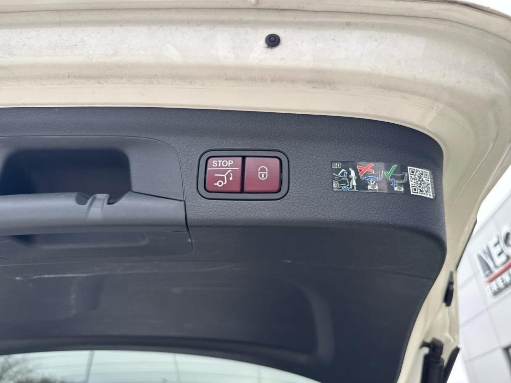 used 2022 Mercedes-Benz GLE 350 car, priced at $36,988