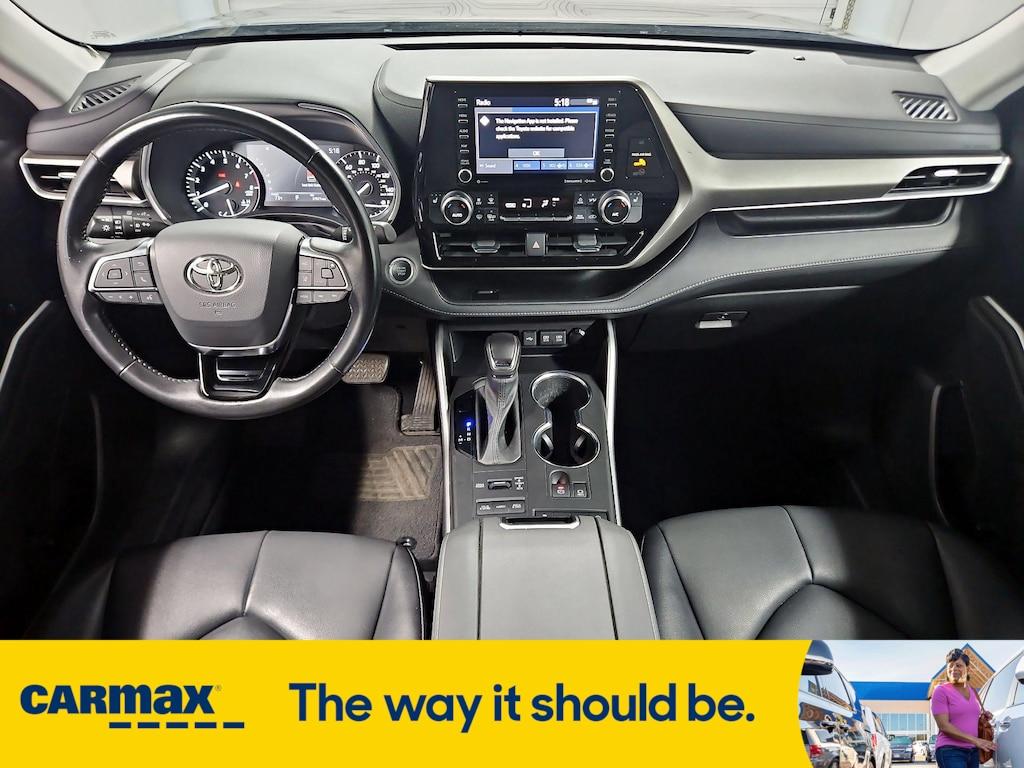 used 2021 Toyota Highlander car, priced at $34,998