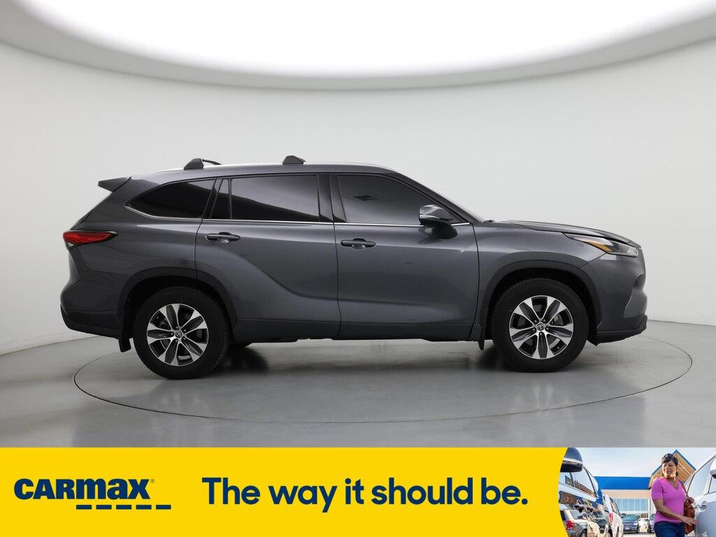 used 2021 Toyota Highlander car, priced at $32,998