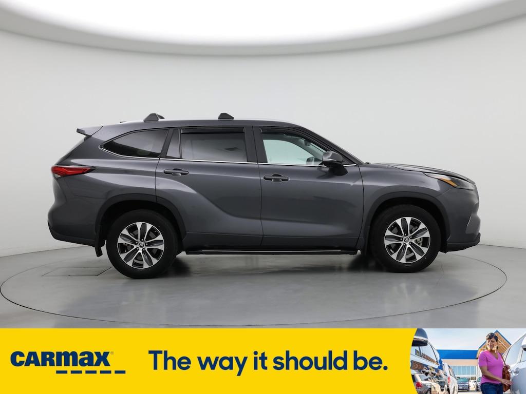 used 2023 Toyota Highlander car, priced at $40,998