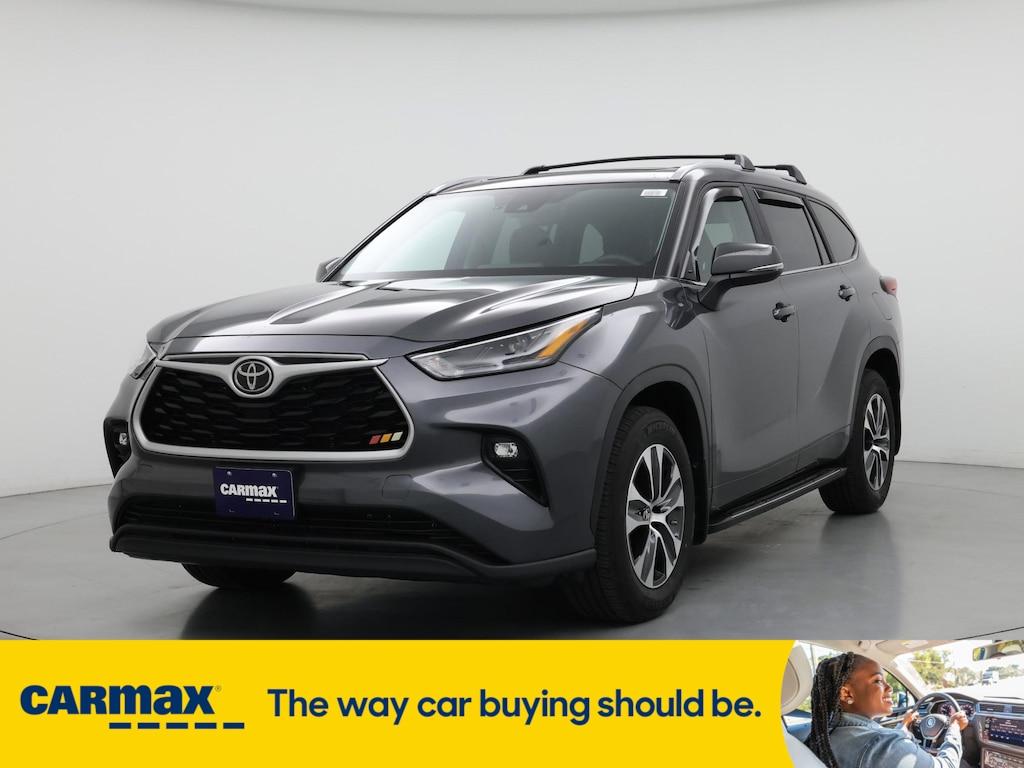 used 2023 Toyota Highlander car, priced at $40,998