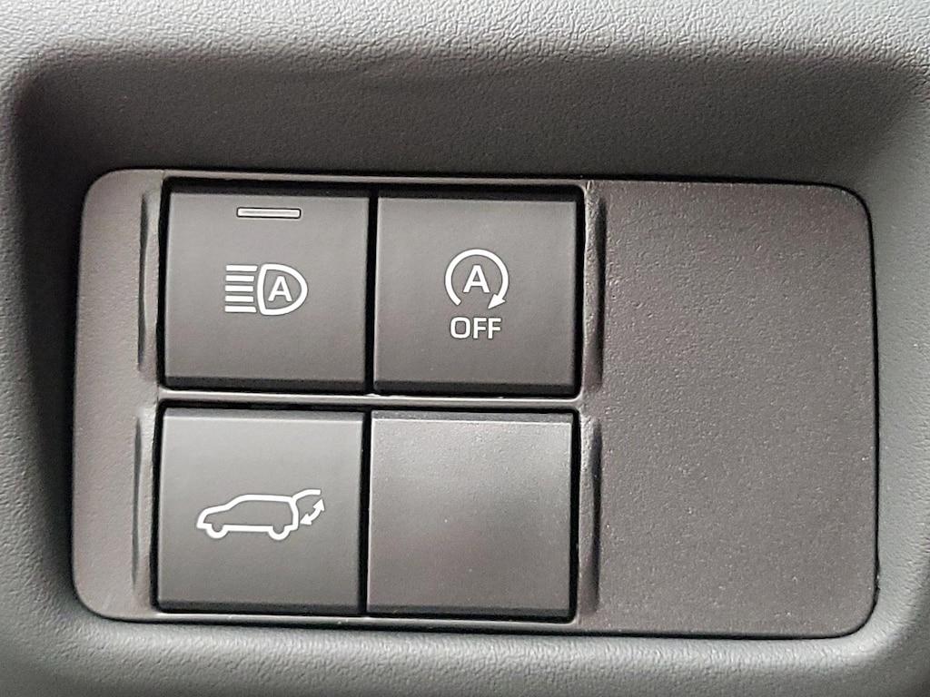 used 2023 Toyota Highlander car, priced at $40,998