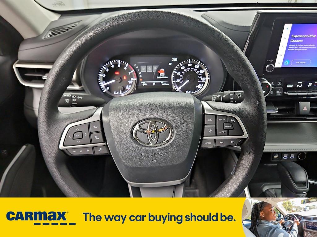 used 2023 Toyota Highlander car, priced at $34,998