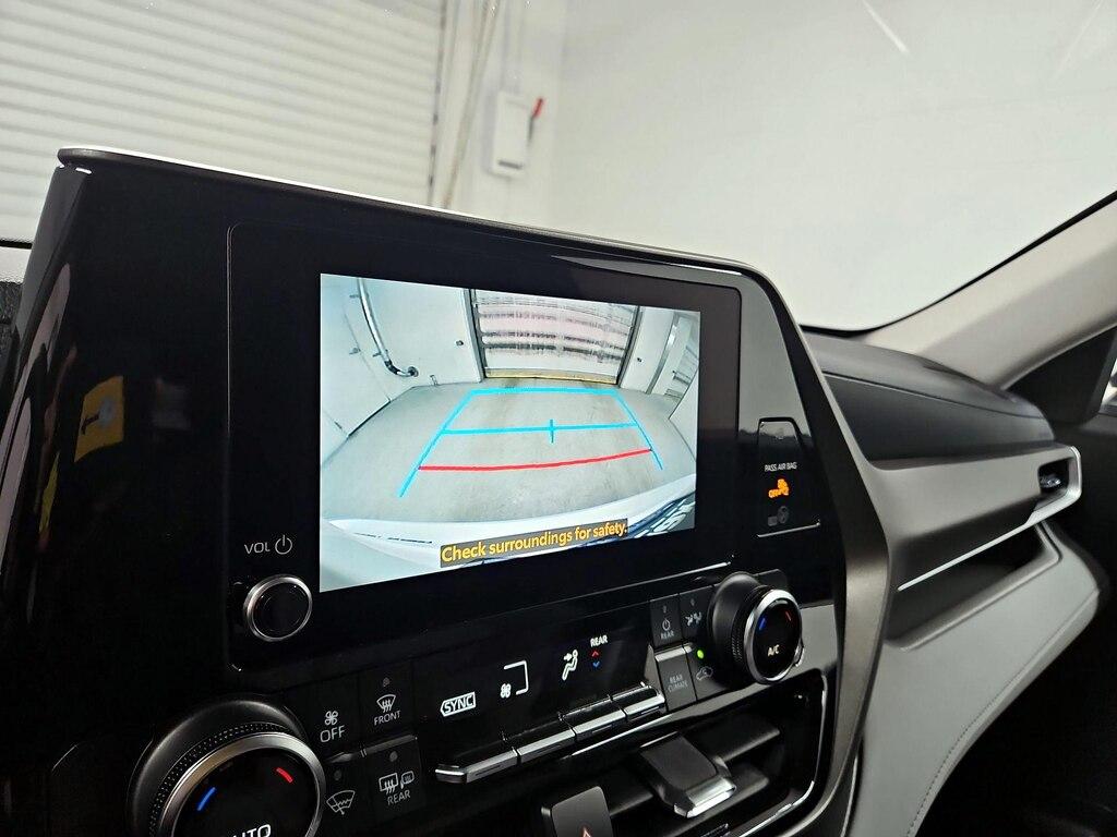 used 2023 Toyota Highlander car, priced at $34,998