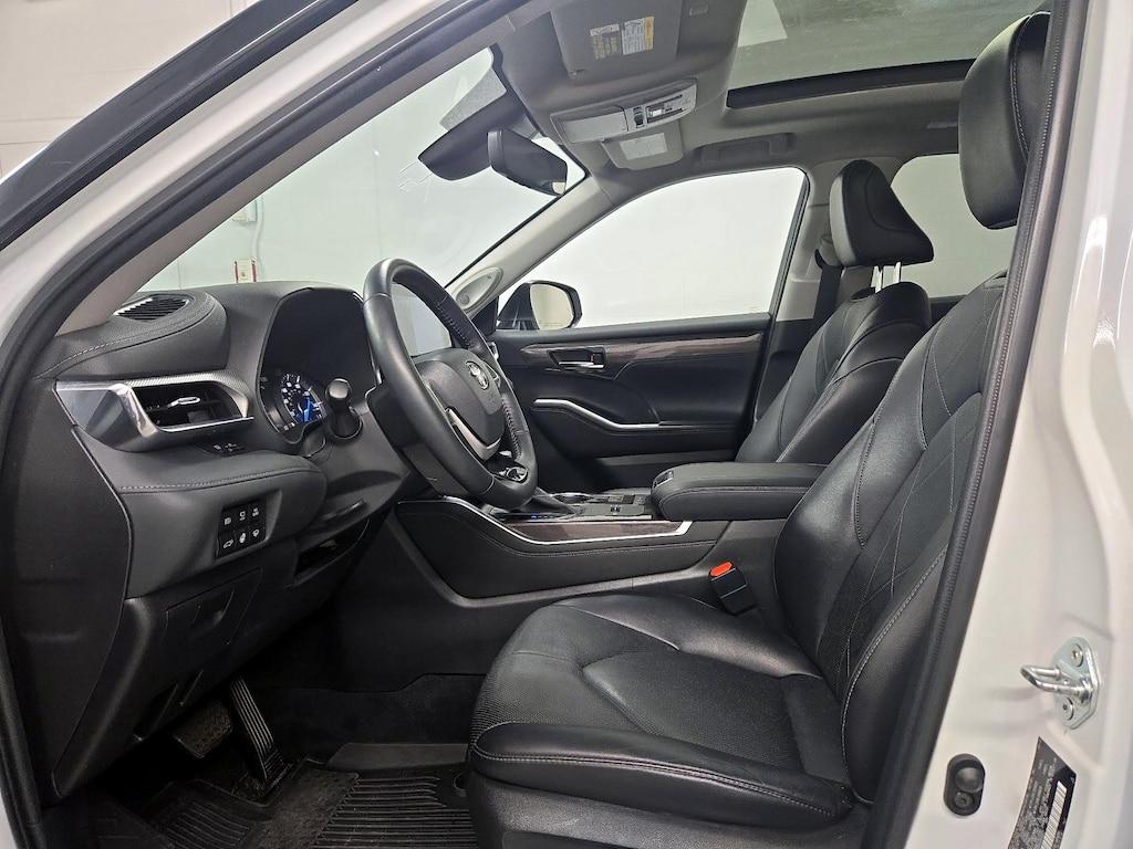 used 2022 Toyota Highlander Hybrid car, priced at $49,998