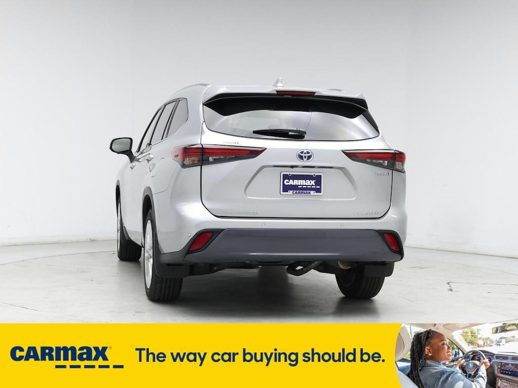 used 2024 Toyota Highlander Hybrid car, priced at $54,998