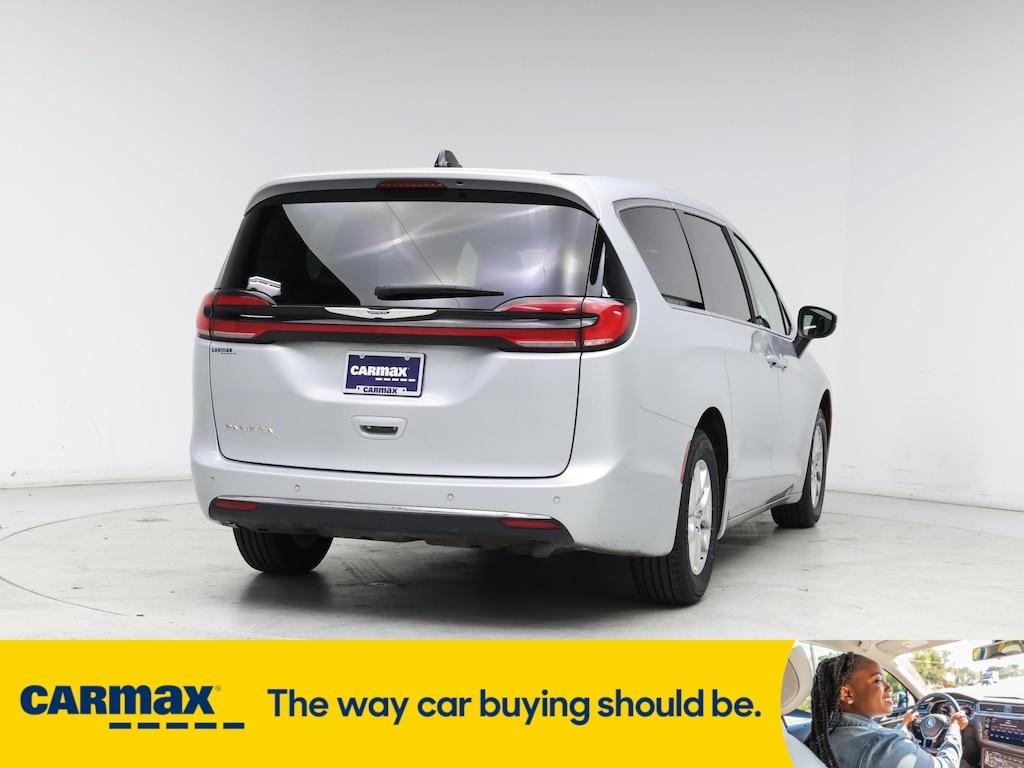 used 2023 Chrysler Pacifica car, priced at $25,998