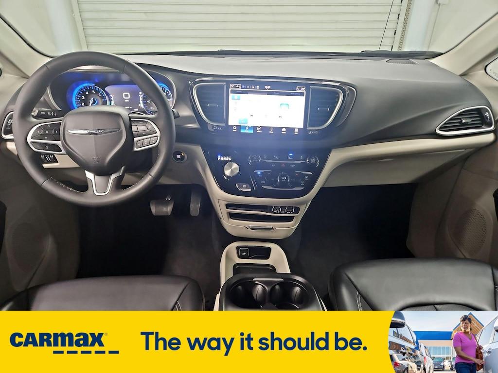 used 2023 Chrysler Pacifica car, priced at $25,998
