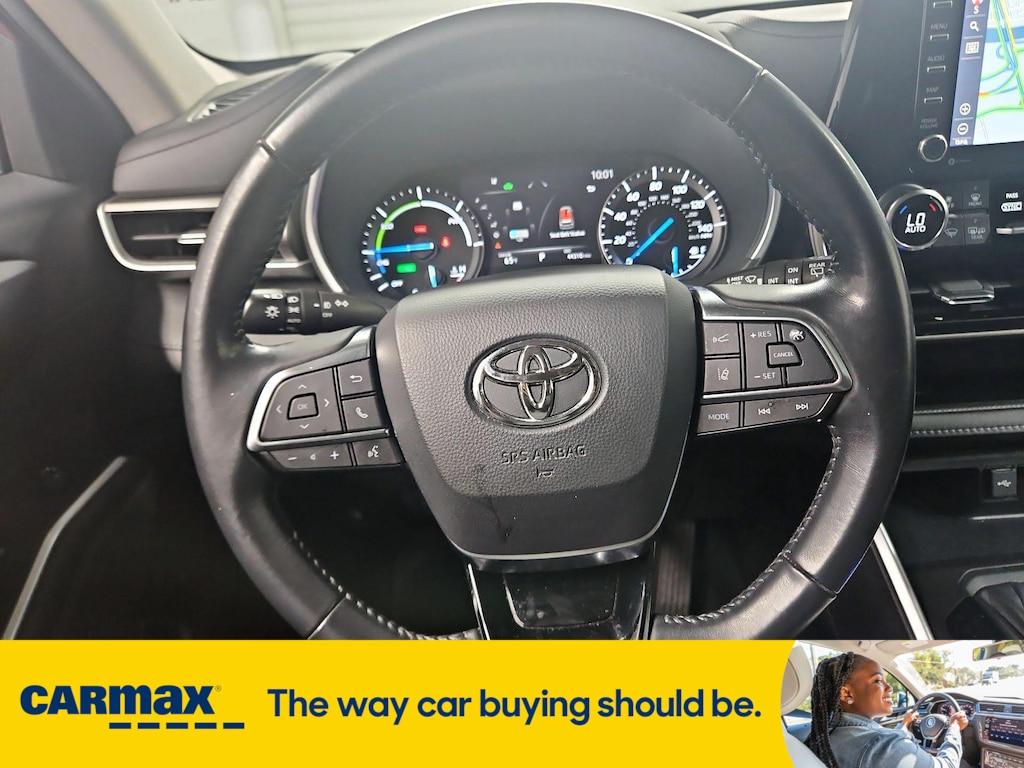 used 2021 Toyota Highlander Hybrid car, priced at $38,998