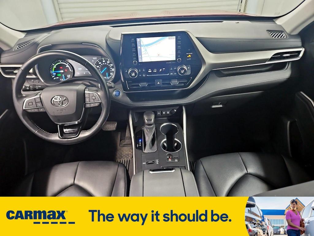 used 2021 Toyota Highlander Hybrid car, priced at $38,998