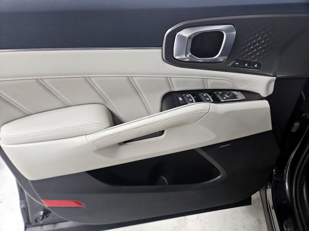 used 2022 Kia Sorento Plug-In Hybrid car, priced at $35,998