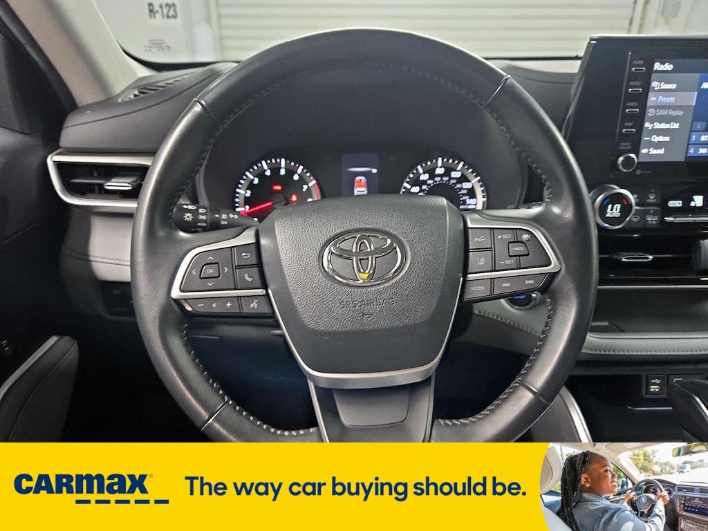 used 2022 Toyota Highlander car, priced at $35,998