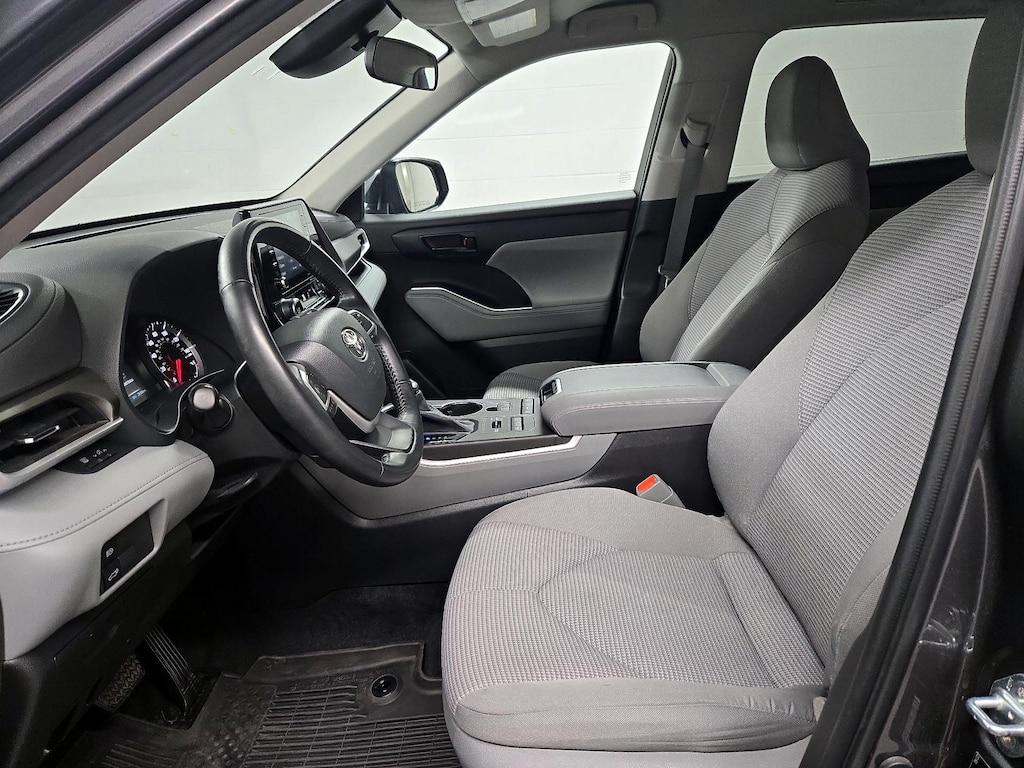 used 2022 Toyota Highlander car, priced at $35,998