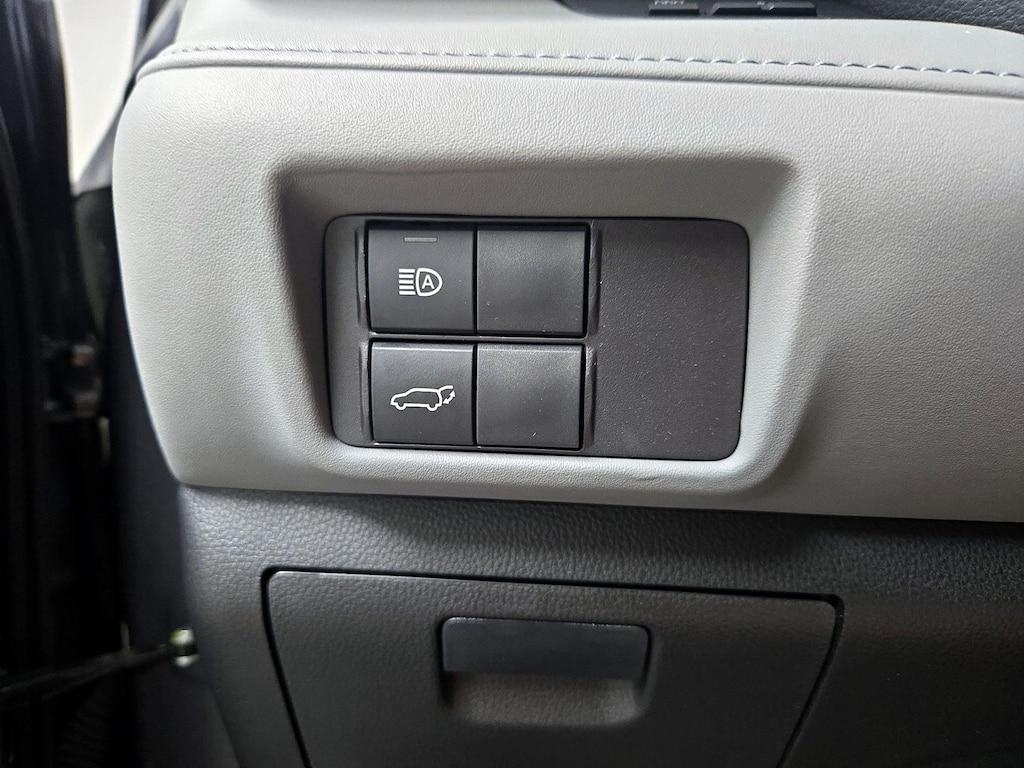 used 2022 Toyota Highlander car, priced at $35,998