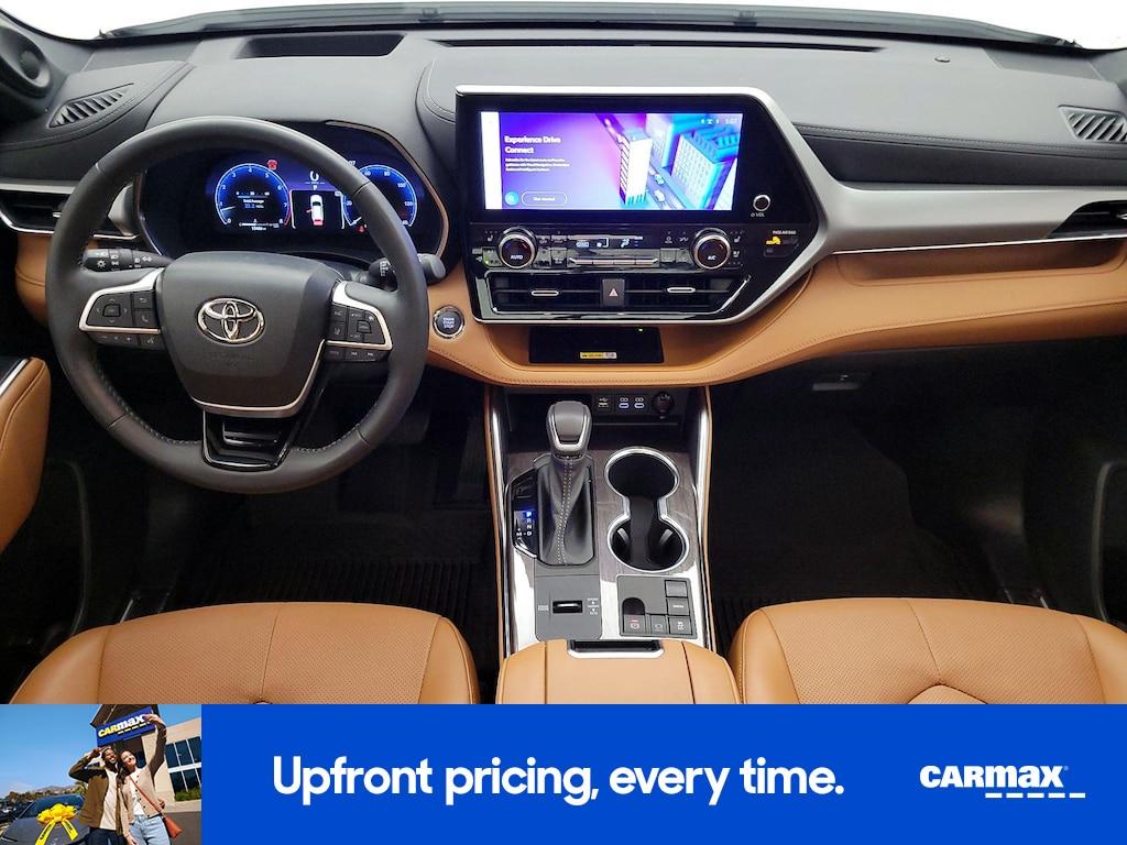 used 2023 Toyota Highlander car, priced at $45,998