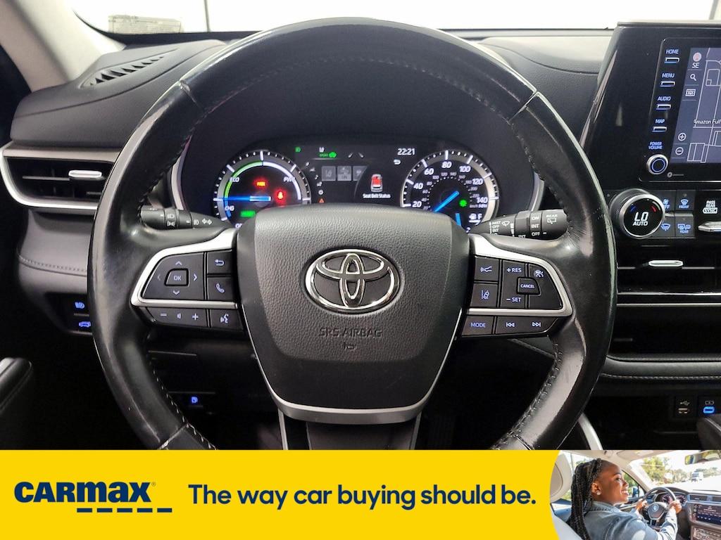 used 2022 Toyota Highlander Hybrid car, priced at $38,998