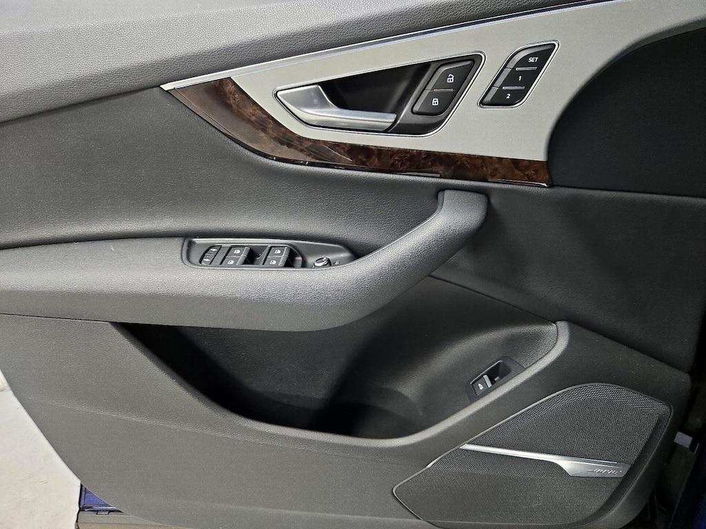 used 2019 Audi Q7 car, priced at $27,998