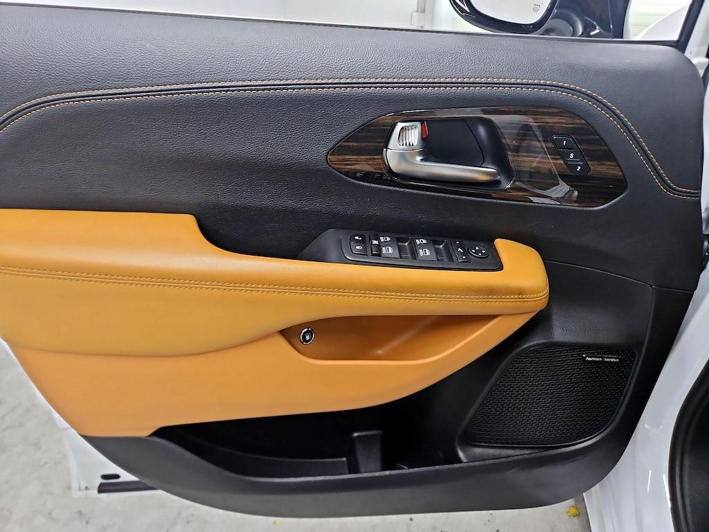 used 2023 Chrysler Pacifica Hybrid car, priced at $43,998