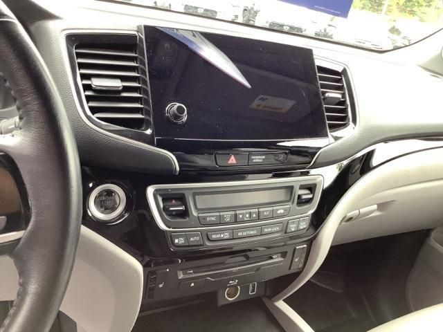 used 2021 Honda Pilot car, priced at $27,000