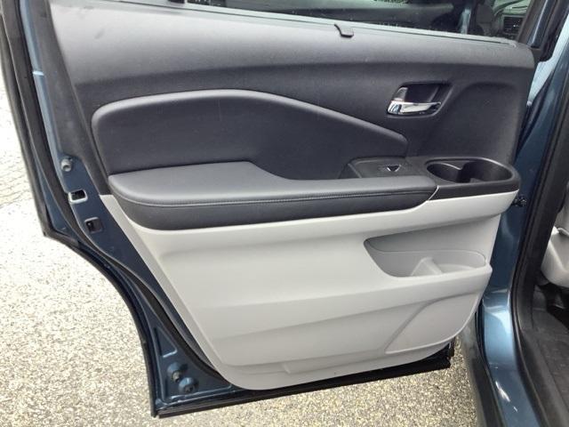 used 2021 Honda Pilot car, priced at $27,000
