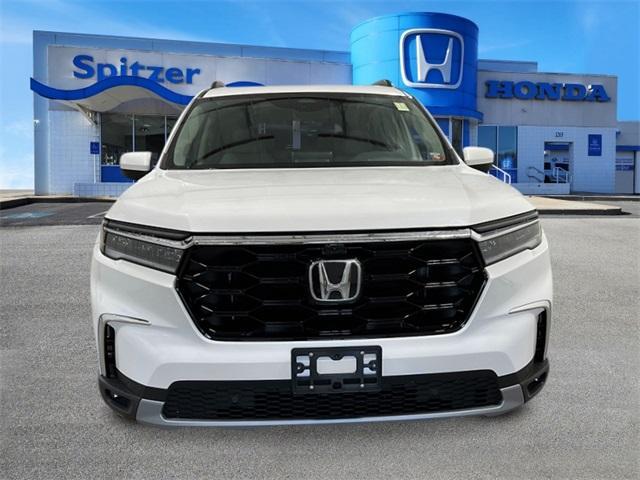 new 2025 Honda Pilot car, priced at $55,715