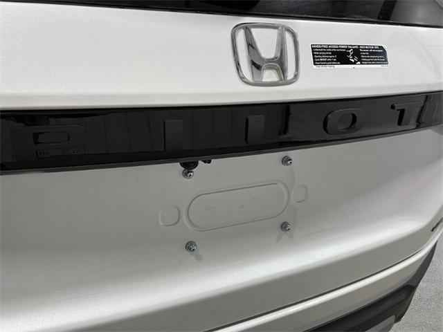 new 2025 Honda Pilot car, priced at $55,715