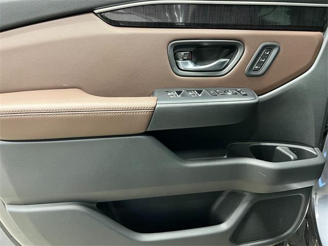 new 2025 Honda Pilot car, priced at $55,715