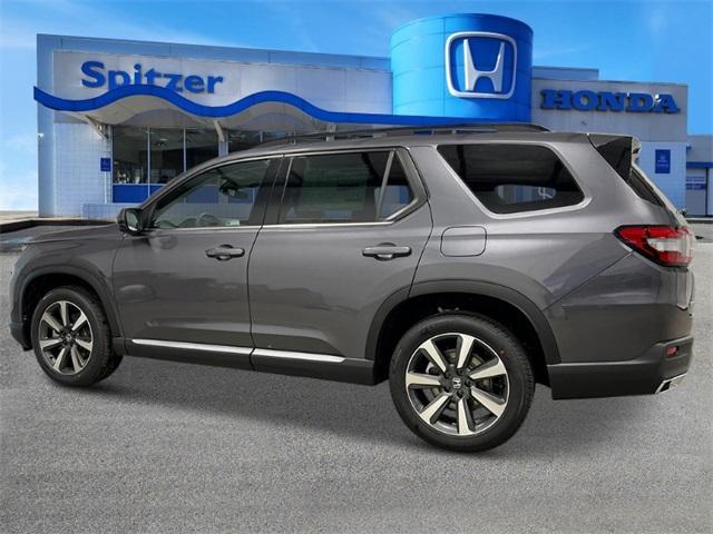 new 2025 Honda Pilot car, priced at $51,050