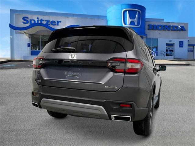 new 2025 Honda Pilot car, priced at $51,050
