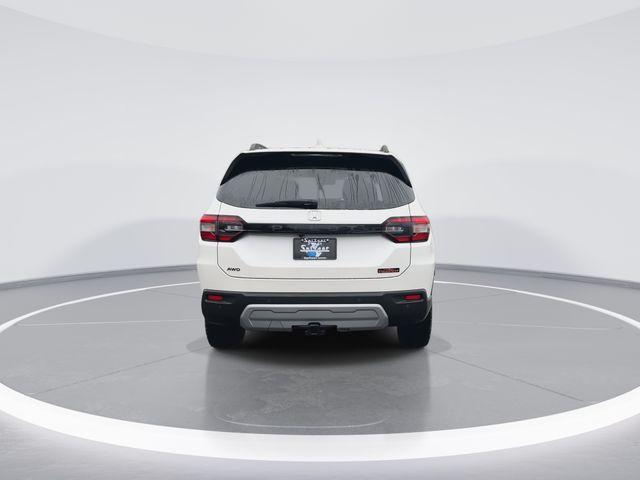 new 2025 Honda Pilot car, priced at $51,350