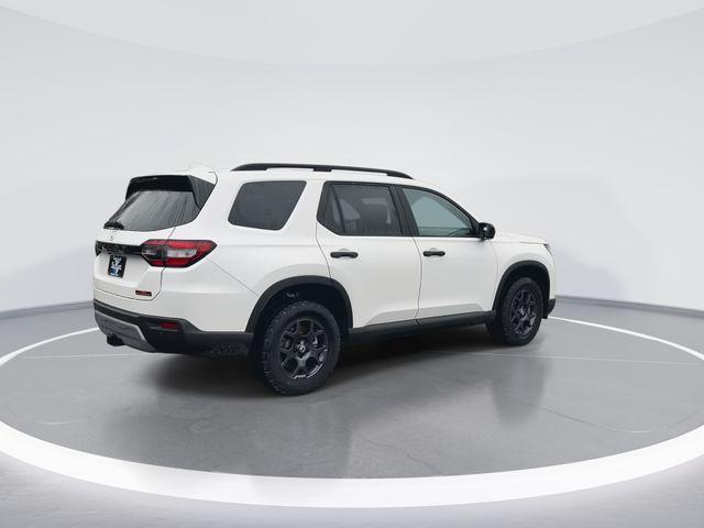 new 2025 Honda Pilot car, priced at $51,350