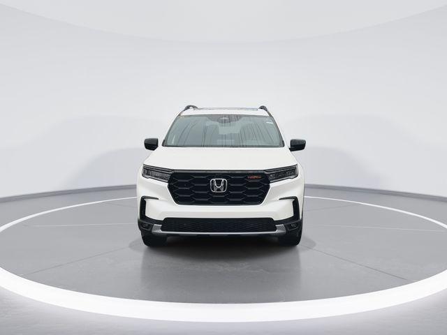 new 2025 Honda Pilot car, priced at $51,350