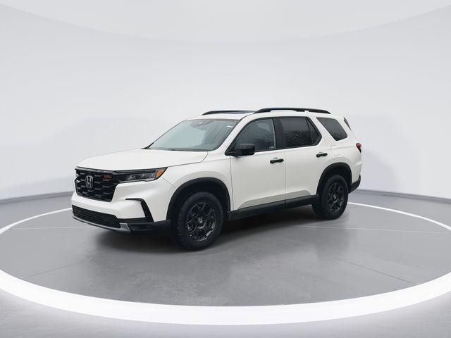 new 2025 Honda Pilot car, priced at $51,350