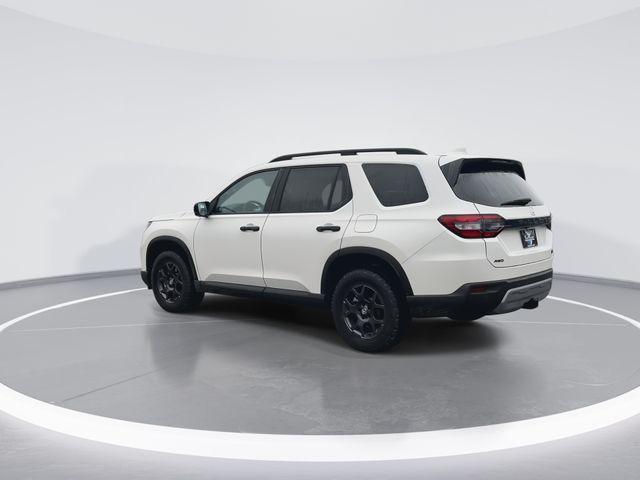 new 2025 Honda Pilot car, priced at $51,350