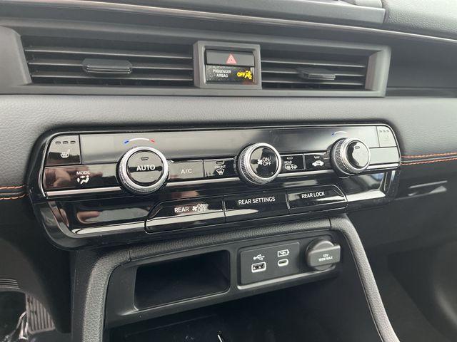 new 2025 Honda Pilot car, priced at $51,350