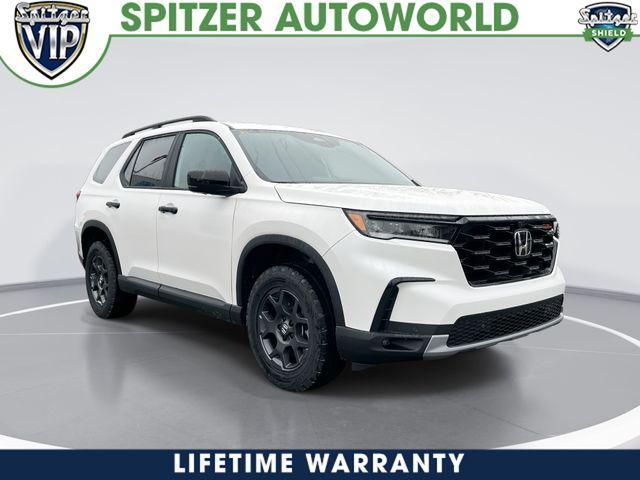 new 2025 Honda Pilot car, priced at $48,850