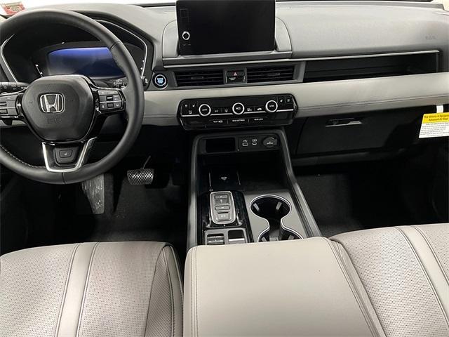 new 2025 Honda Pilot car, priced at $54,575